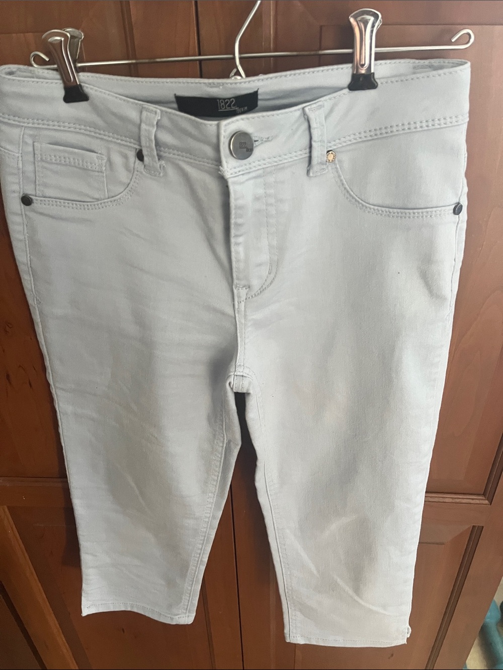 Light blue 1822 capris
